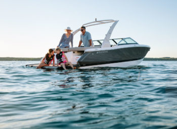 Outboards Vs. Sterndrives: What’s The Best Choice For You?